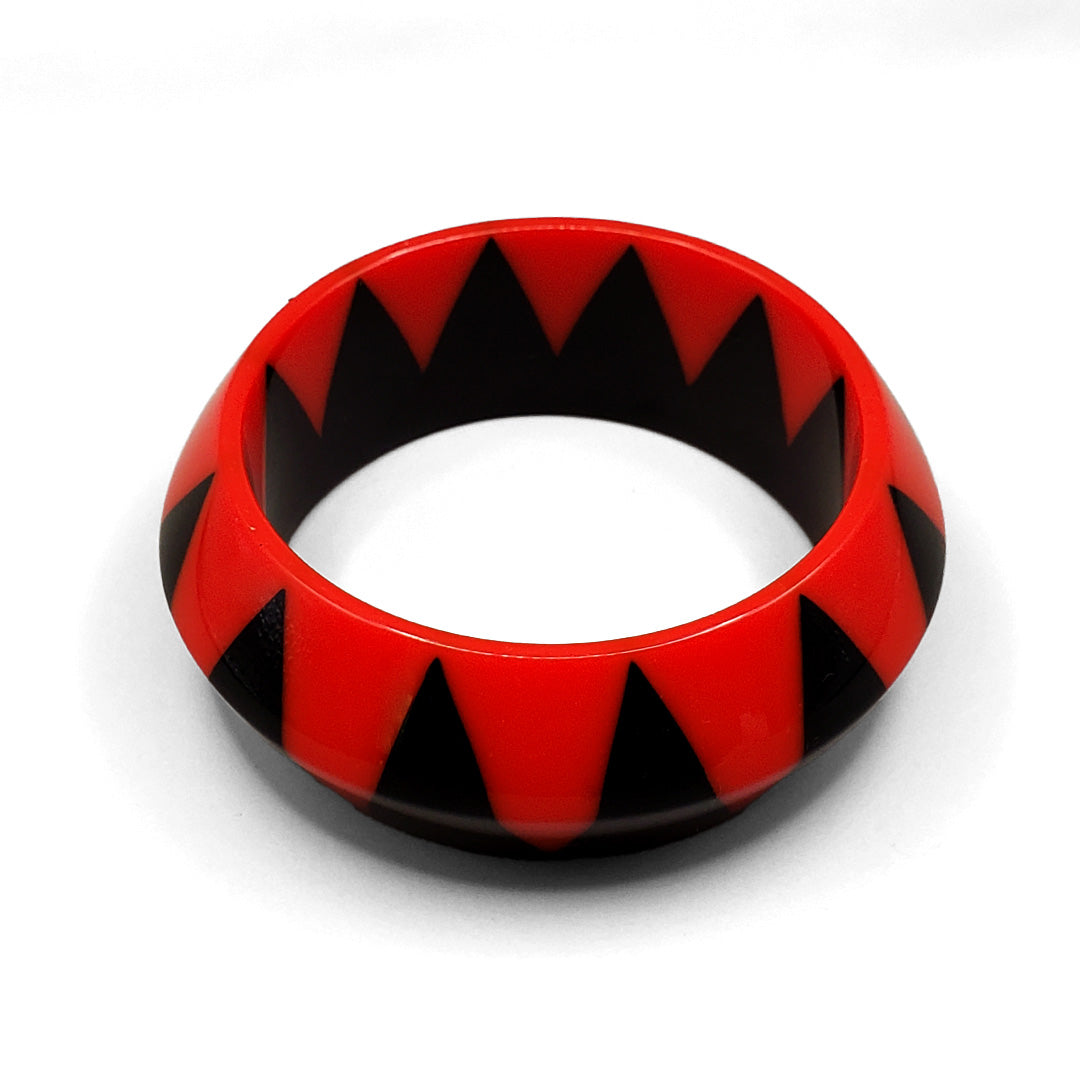 CLASSIC CLAW IN BLACK &  RED