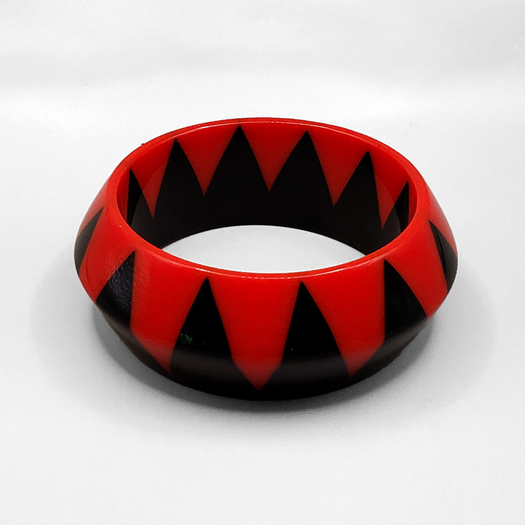CLASSIC CLAW IN BLACK &  RED