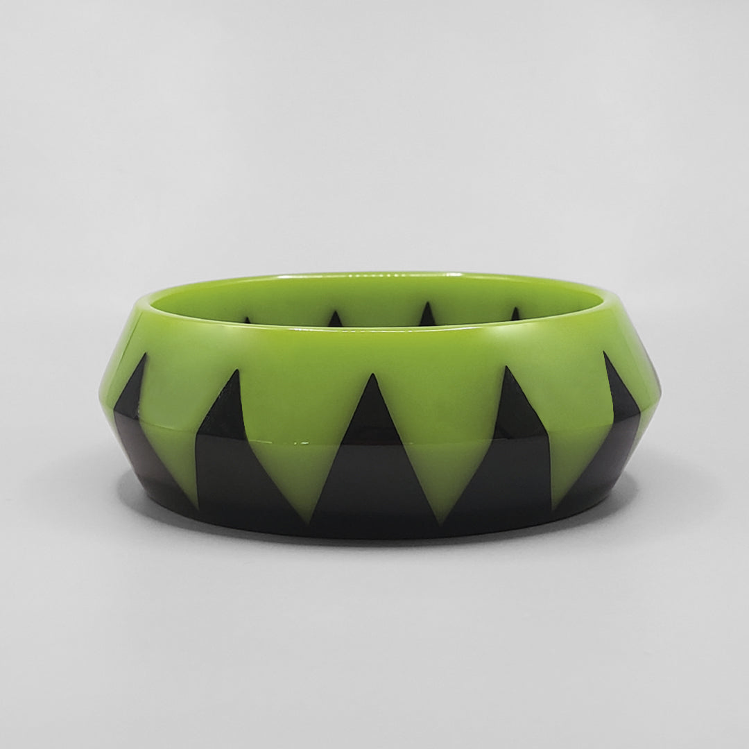 CLAW IN BLACK & GREEN YELLOW